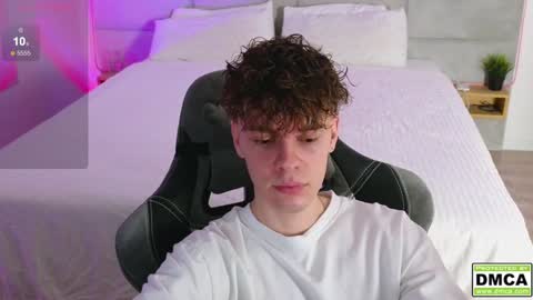 Snapshot of cute_thomas chatting on 01-24-25, 06:46 Thomas - online show from 01-24-25, 06:46