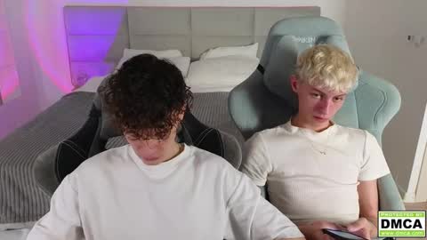 Snapshot of cute_thomas chatting on 03-12-25, 09:56 Thomas - online show from 03-12-25, 09:56