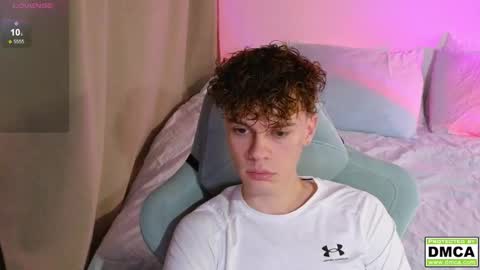 Snapshot of cute_thomas chatting on 11-06-25, 06:09 Thomas - online show from 11-06-25, 06:09