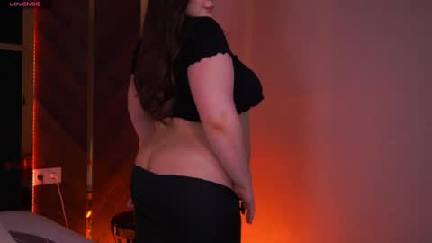 Amber online show from 01-12-25, 01:42