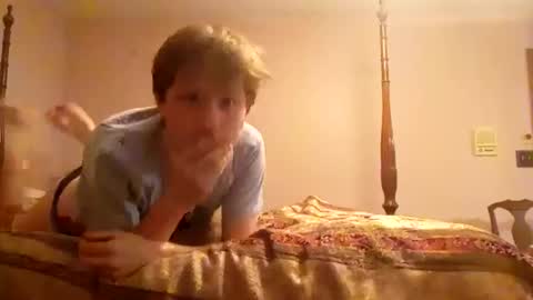 Snapshot of cuteboii29 chatting on 02-13-25, 04:00 cuteboii29 online show from 02-13-25, 04:00