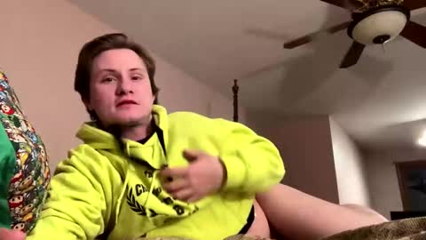 Snapshot of cuteboii29 chatting on 02-18-26, 05:25 cuteboii29 online show from 02-18-26, 05:25