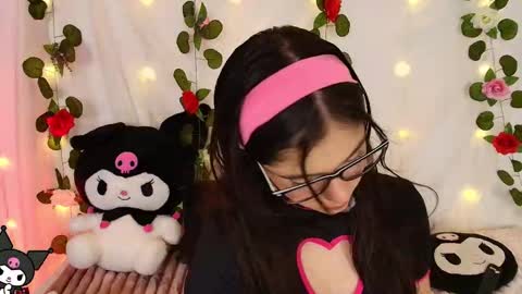 Snapshot of cutee_andrea chatting on 12-14-25, 01:44 Andrea 3 online show from 12-14-25, 01:44