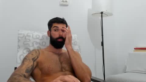 cuteeboy online show from 10-28-25, 06:06