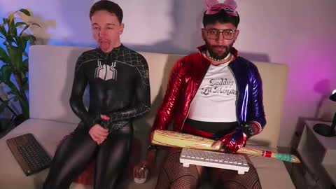 Snapshot of cutelatinboy97 chatting on 10-30-25, 07:32 Camilo online show from 10-30-25, 07:32