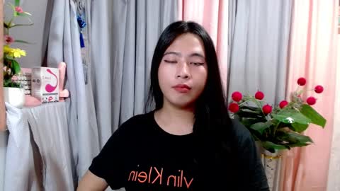 Snapshot of cutestgurl_ chatting on 12-05-25, 07:43 cute online show from 12-05-25, 07:43