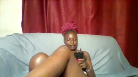 cutey_lunar online show from 02-08-25, 09:35