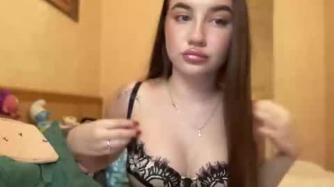 Snapshot of cuteyaji chatting on 10-08-25, 04:59 CuteAnn online show from 10-08-25, 04:59