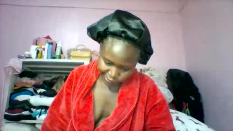Snapshot of cutezola chatting on 09-11-25, 06:24 cutezola online show from 09-11-25, 06:24