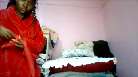 Snapshot of cutezola chatting on 09-12-25, 03:06 cutezola online show from 09-12-25, 03:06