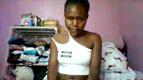 Snapshot of cutezola chatting on 09-20-25, 05:19 cutezola online show from 09-20-25, 05:19