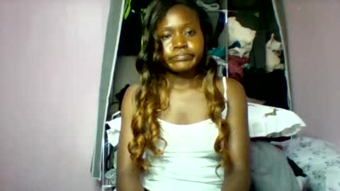Snapshot of cutezola chatting on 10-13-25, 09:42 cutezola online show from 10-13-25, 09:42