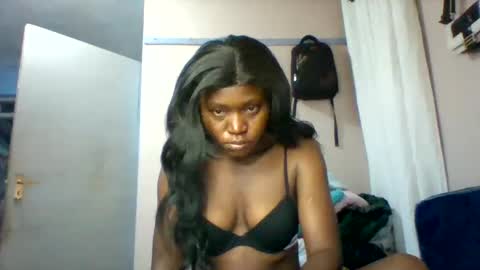 Snapshot of cutezola chatting on 12-03-25, 03:03 cutezola online show from 12-03-25, 03:03