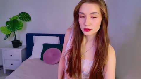 Vivienne online show from 03-09-26, 01:59