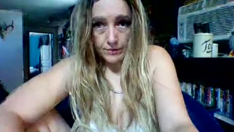 Snapshot of cutiiekaylss chatting on 07-10-26, 05:04 cutiiekaylss online show from 07-10-26, 05:04