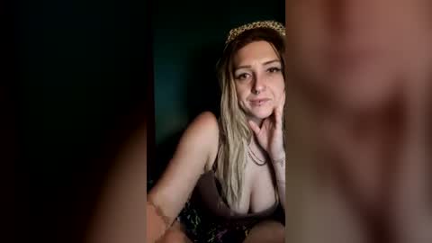 Snapshot of cutiiekaylss chatting on 07-15-26, 07:24 cutiiekaylss online show from 07-15-26, 07:24