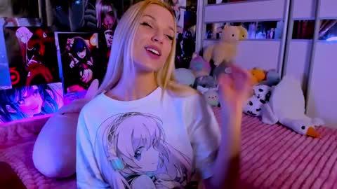 Snapshot of cuttie_ponyy chatting on 12-16-24, 12:37 Nora online show from 12-16-24, 12:37