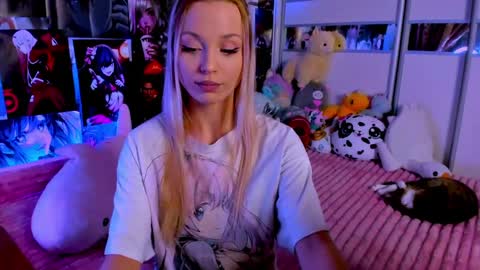 Snapshot of cuttie_ponyy chatting on 01-07-25, 09:35 Nora online show from 01-07-25, 09:35