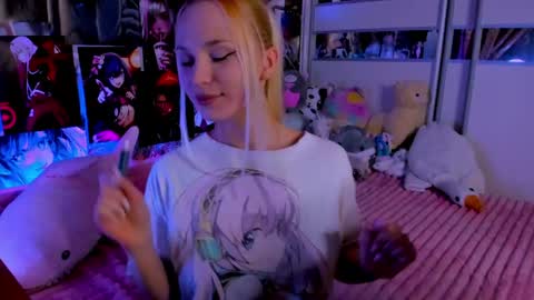 Snapshot of cuttie_ponyy chatting on 04-30-26, 08:57 Nora online show from 04-30-26, 08:57