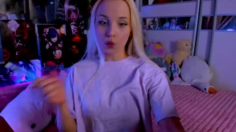 Snapshot of cuttie_ponyy chatting on 05-26-26, 08:27 Nora online show from 05-26-26, 08:27