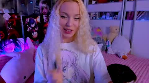 Snapshot of cuttie_ponyy chatting on 06-03-26, 08:25 Nora online show from 06-03-26, 08:25