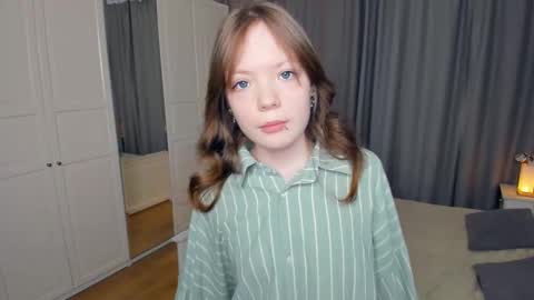 Snapshot of cuty_petite chatting on 02-22-26, 07:19 Anne online show from 02-22-26, 07:19