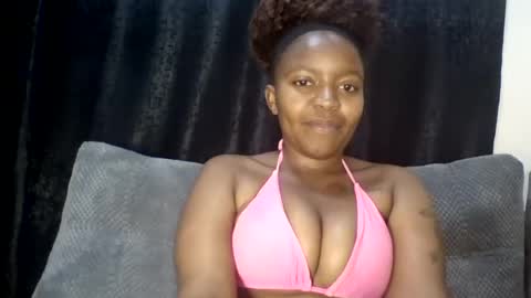 Snapshot of cuvy_babe chatting on 07-06-26, 07:38 cuvy_babe online show from 07-06-26, 07:38