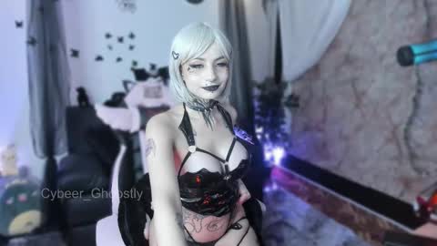 Naomii online show from 10-09-25, 12:41