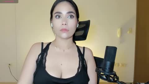 Snapshot of cyborgmuse chatting on 10-23-25, 07:29 cyborgmuse online show from 10-23-25, 07:29