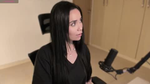 Snapshot of cyborgmuse chatting on 10-28-25, 07:23 cyborgmuse online show from 10-28-25, 07:23