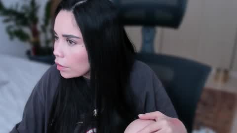 Snapshot of cyborgmuse chatting on 11-21-25, 03:11 cyborgmuse online show from 11-21-25, 03:11