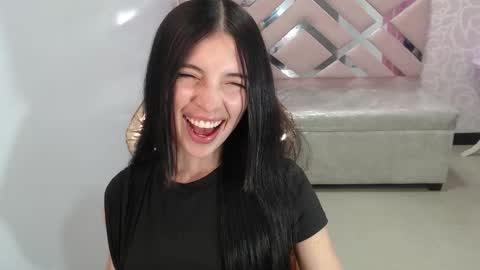 CINTIA ARAUJO online show from 11-19-25, 04:01