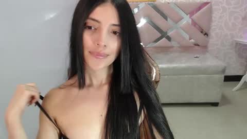 CINTIA ARAUJO online show from 11-25-25, 03:28