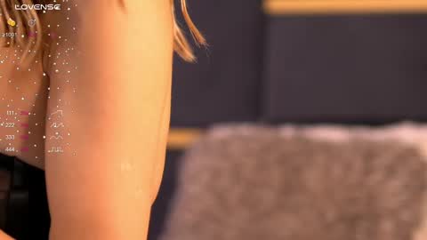 Snapshot of cynthiawest chatting on 03-07-25, 04:02 Ivy online show from 03-07-25, 04:02