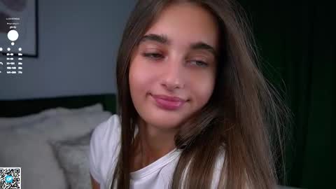 Isabella online show from 10-23-25, 01:05