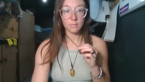 Snapshot of d3sert_moon chatting on 12-15-25, 09:08 d3sert_moon online show from 12-15-25, 09:08