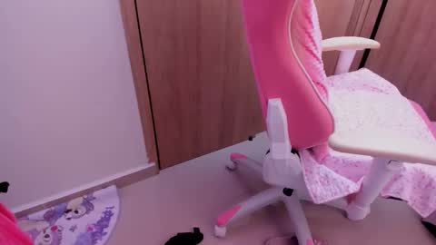 Snapshot of d___darling chatting on 12-25-24, 07:57 darling online show from 12-25-24, 07:57