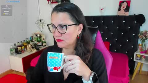 Mia  online show from 03-10-25, 12:37