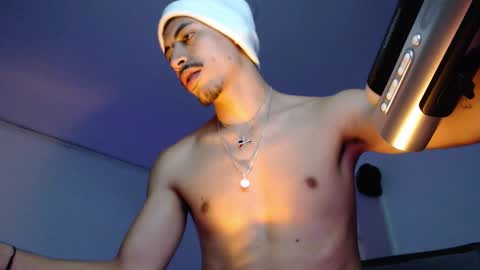 Snapshot of d_usma00 chatting on 11-30-25, 12:58 d_usma00 online show from 11-30-25, 12:58