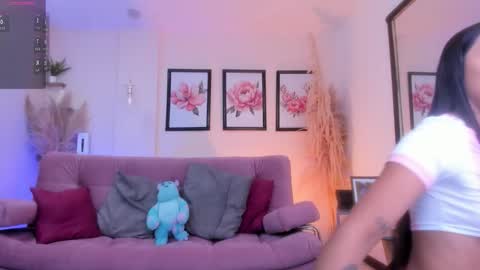 Snapshot of daaniela_moon chatting on 01-17-26, 11:04 Daniela online show from 01-17-26, 11:04