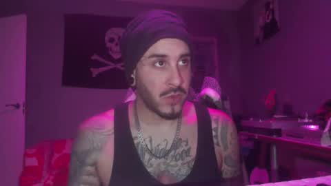 Snapshot of dabirdfree chatting on 12-01-25, 04:28 Destroyer online show from 12-01-25, 04:28