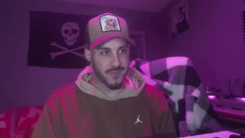 Snapshot of dabirdfree chatting on 12-22-25, 03:47 Destroyer online show from 12-22-25, 03:47