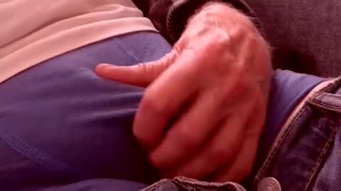 Snapshot of dad_next_door chatting on 02-25-25, 09:35 Richard online show from 02-25-25, 09:35