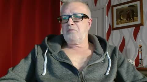 Brian ... online show from 10-22-25, 08:08