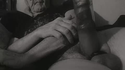 Snapshot of daddiesmonstercock chatting on 01-04-25, 03:50 daddiesmonstercock online show from 01-04-25, 03:50