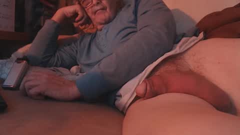 Snapshot of daddiesmonstercock chatting on 02-09-25, 06:47 daddiesmonstercock online show from 02-09-25, 06:47