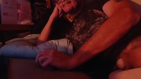 Snapshot of daddiesmonstercock chatting on 09-12-25, 02:00 daddiesmonstercock online show from 09-12-25, 02:00