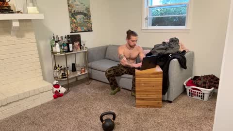 Snapshot of daddydaydrinkz chatting on 12-14-24, 09:13 DaddydayDrinkz online show from 12-14-24, 09:13