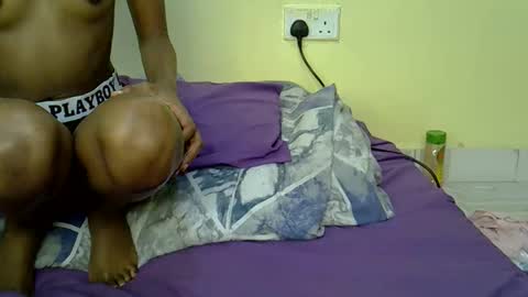 Snapshot of daddyslove_ chatting on 10-20-25, 04:40 Daddys love online show from 10-20-25, 04:40