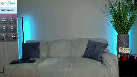 ConstructionDaddy and Lady Luna online show from 10-06-25, 04:32